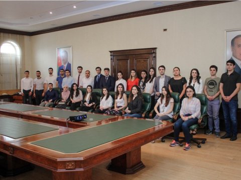 Xarici ölkələrdə təhsil alacaq gənclər icma sədri ilə görüşüblər - FOTOLAR