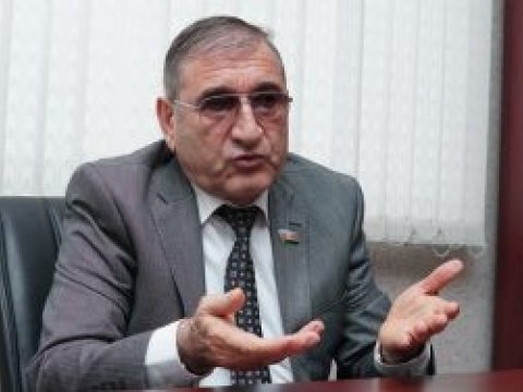 Deputatdan həmkarına dəstək: “Ali məktəbdə oxuyan qızlarımız çox ciddi streslər keçirirlər”