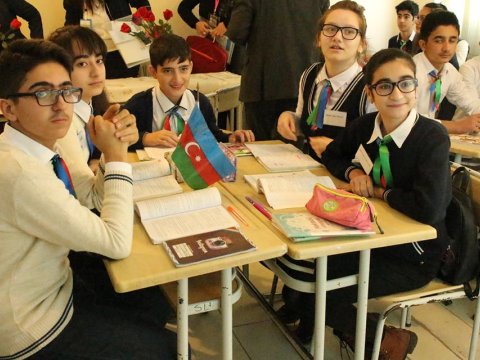 Lisey və gimnaziyalara qeydiyyat necə aparılır?-Rəsmi