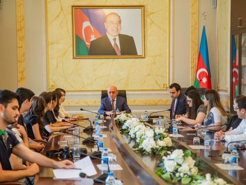 Mübariz Qurbanlı müsabiqə qalibləri ilə görüşdü - FOTOLAR