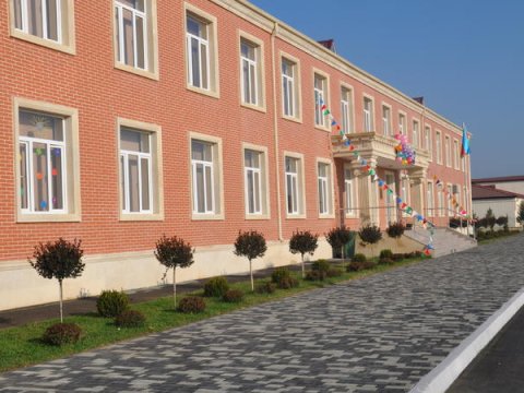 Bu məhsulların məktəb ətrafında yayılması qadağan edilə bilər - MM-də müzakirə olacaq