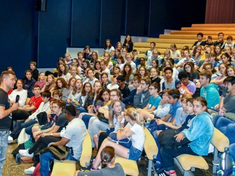 İsveçrə məktəbliləri üçün Azərbaycanla bağlı seminar