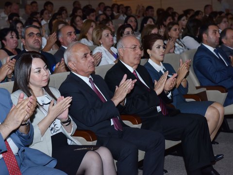 İcra başçısı ali məktəblərə qəbul olan məzunlarla görüşdü - FOTO