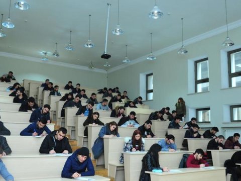 Vəkillər Kollegiyasına üzv olmaq istəyənlər üçün test imtahanı keçiriləcək  