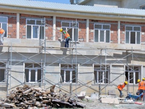 7 məktəbin binası sökülərək yenidən tikilir - BAKIDA  