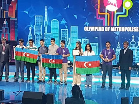 Məktəblilərimiz Beynəlxalq Olimpiadadan beş medalla dönür