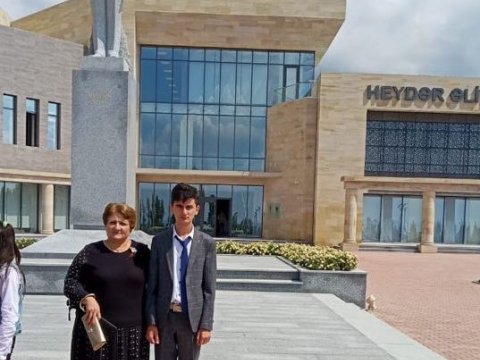 “Təhsil aldığım məktəb hər şəraitlə təmin olunub” - İmtahanda 608 bal toplayan internat məzunu