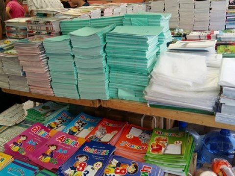 İmkansız ailələrin övladlarına çanta və məktəb ləvazimatları hədiyyə edilib