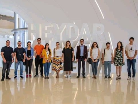 Xaricdə təhsillə bağlı müsabiqənin qalibləri Heydər Əliyev Mərkəzində -FOTOLAR  