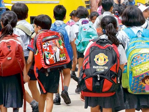 Məktəbli çantasının ağırlığı nə qədər olmalıdır? – Həkimdən ÇAĞIRIŞ