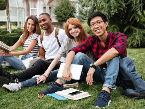 “Yaşayış və təhsil üçün heç bir dövlətdə olmayan güzəştlər burada var” – Xaricdə təhsil bələdçisi  