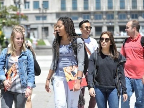 İspaniya məktəblilərinin həmyaşıdlarını qabaqladığını göstərən rəqəmlər