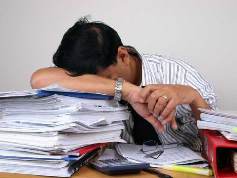 Əksər tələbələrin xəbərsiz olduqları qanun: İşləyərək oxuyanlara neçə gün məzuniyyət verilməlidir?