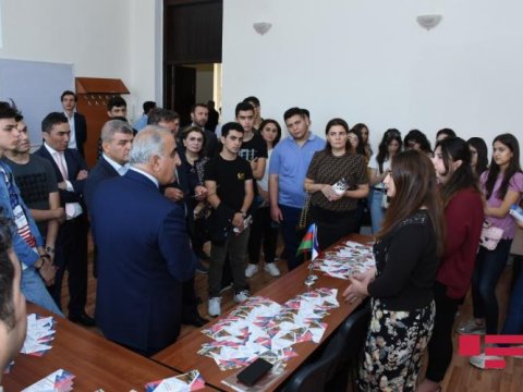 “UNEC ikili diplom proqramları” sərgisi keçirilib - FOTOSESSİYA