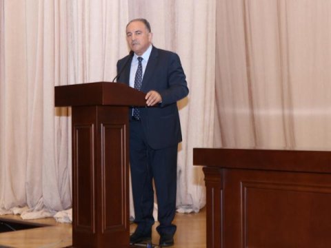 Rektor tələbələrə söz verdi: “Mən sizin dostunuz olacağam”