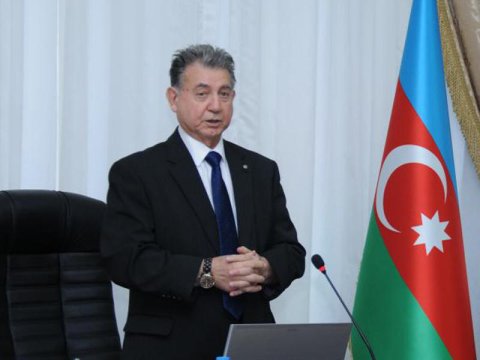 Akif Əlizadə alimləri bir yerə topladı 