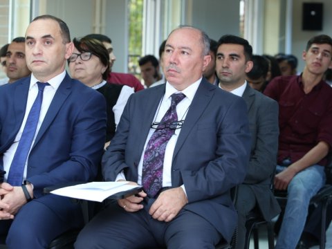Aİİ Beynəlxalq Tərcüməçilər Günü ilə bağlı tədbir keçirib