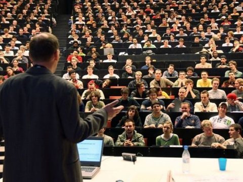 Rektordan tələbələrinə müraciət: “Əgər istəsəniz, normal təhsil alarsınız!”