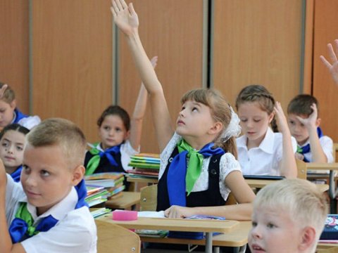 Rusiyada 15 yaşlı məktəbli paralel sinifdə oxuyan qızı öldürüb