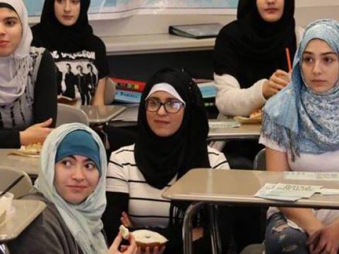 Bərdə məktəbində hicab qadağası: “Məktəbə forma ilə gəlin”  