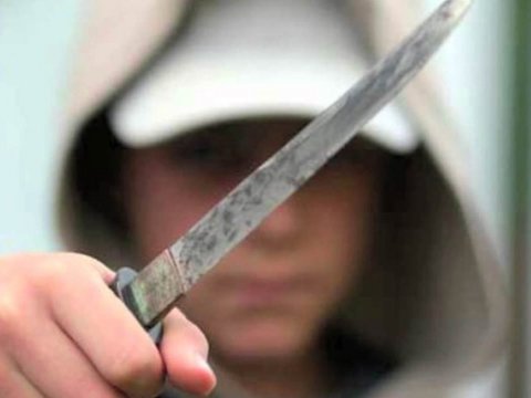 Gəncədə məktəbli bıçaqlanıb