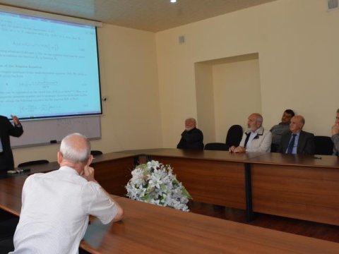 Fiziklərin növbəti seminarı