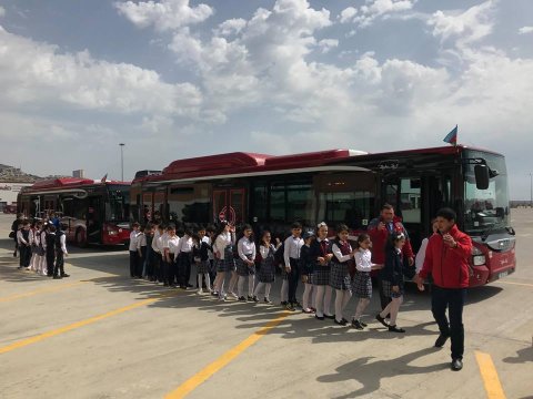 Şagirdlərin nəqliyyatdan pulsuz istifadəsi üçün Nazirlər Kabinetinə müraciət hazırlanır - Fazil Mustafa  