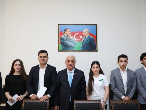 Həmkarlar ittifaqı 64 fəal tələbəyə adlı təqaüd verir  