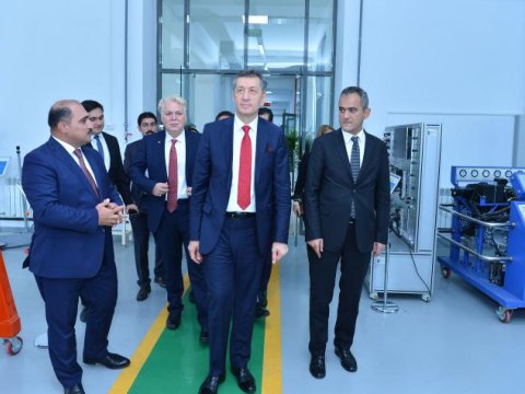 Türkiyənin Təhsil naziri Bakı Dövlət Peşə Təhsil Mərkəzində 