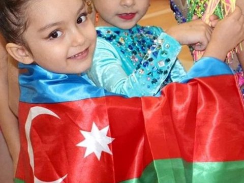 Məktəblilər beynəlxalq turnirdən medalla qayıdıblar - FOTOLAR  