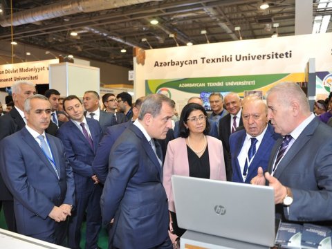 Beynəlxalq sərgidə BMU-nin layihələri maraqla qarşılanıb - FOTO
