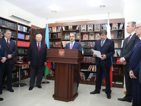 “Tədrisin rus dilində aparıldığı siniflərə tələbat artır” - Əli Həsənov