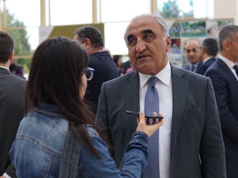 Rektordan tələbələrə tövsiyə: “Seçimlərində səhvə yol verməsinlər”  