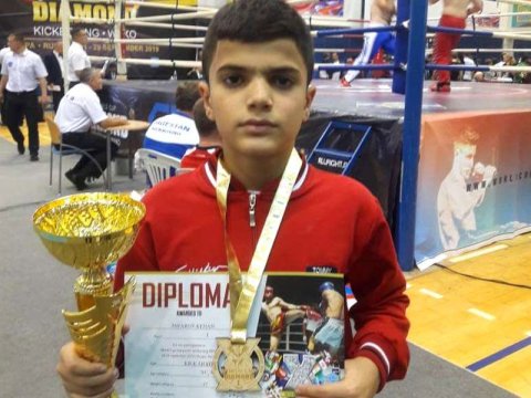  Daha iki məktəbli qızıl medal qazanıb   