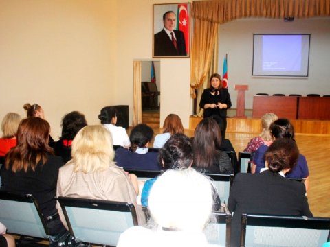Paytaxt məktəblərində öyrədici seminarlar keçirilir  