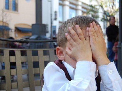 Ata uşağına şillə vurdu, direktor polisə şikayət etdi  