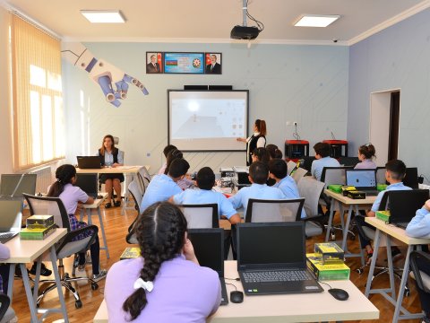 Robot funksiyalı süni orqanlar, protez gözlər düzəldən Bakı məktəbliləri -  STEAM dünyasından reportaj  