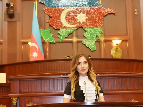 Ucqar kənd məktəbində şeirlərin fərqli formatda oxunuşu - Maraqlı video  