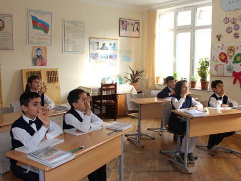 İnternat müəssisələrində oxuyan valideynsiz şagirdlərin sayı artıb- Rəsmi rəqəmlər  