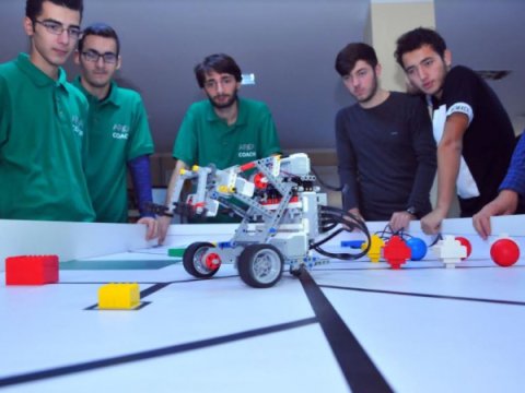 Qrant möcüzələri – Ucqarlarda teatr truppası və robot mərkəzi yaradan müəllimlər  