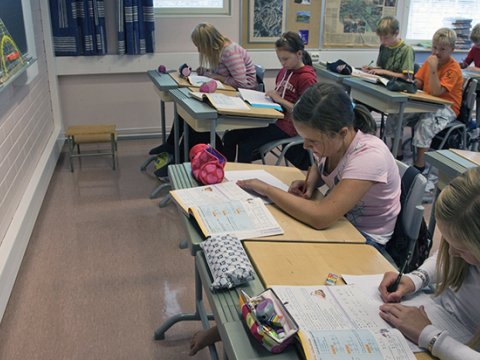 Müəllim sevgisi məktəbdə böyük faciənin qarşısını  necə  aldı? - Təsirli video