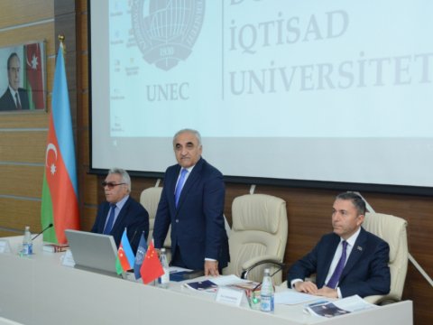 UNEC-də daha bir maraqlı müzakirə 