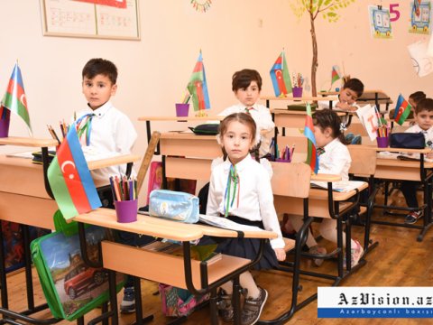 Bakıda qeyri-adi sinif otağı - FOTOREPORTAJ  