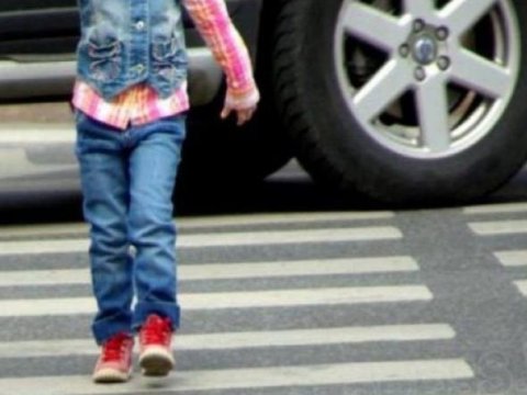 Sumqayıtda yolu keçən məktəbliləri maşın vurub