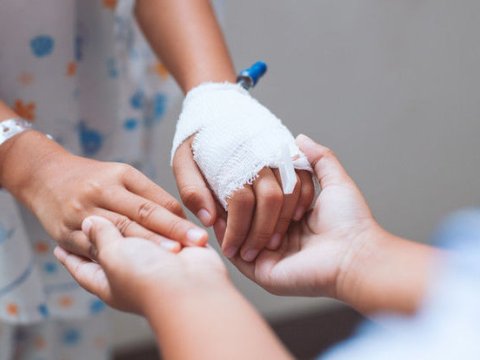 Azərbaycanda şagird dərs zamanı yaralandı