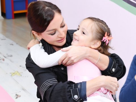 Birinci vitse-prezident körpələr evi-uşaq bağçasında olub - FOTOLAR