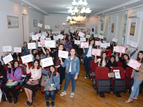 Tələbələr kreativ müəllim obrazında açıq dərslər təşkil edəcəklər - FOTO