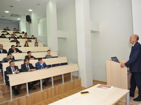 Bakı Mühəndislik Universitetində rəqəmsal maliyyə müzakirə edilib  