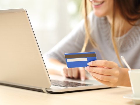 Azərbaycanda tələbələr üçün bank kartı istifadəyə verilib