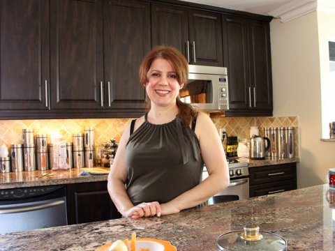 Kanadada min bir çətinliklə böyük mərkəz yaradan azərbaycanlı xanım-PORTRET